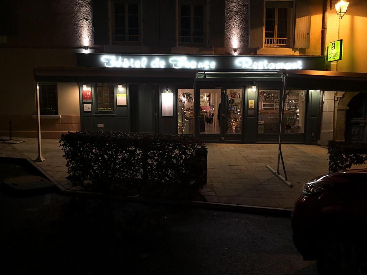 Logis Hotel De France Rochechouart Bagian luar foto